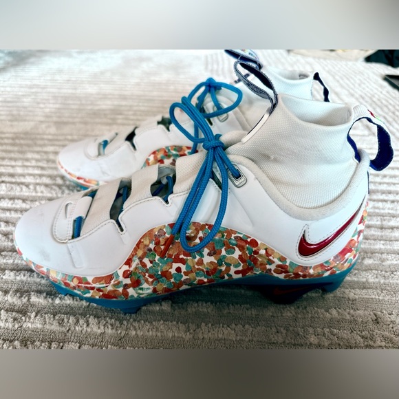Nike LeBron IV Menace 3 ”Fruity Pebbles” football cleats - Picture 4 of 11